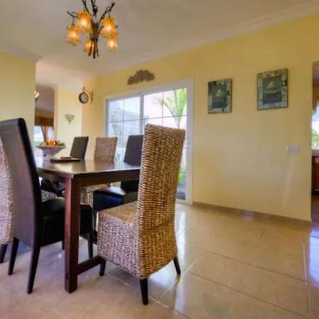 Puerto Del Carmen Sleeps 8 Pool Wifi Vila *