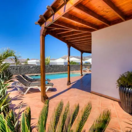 Vila Puerto Del Carmen Sleeps 8 Pool Wifi