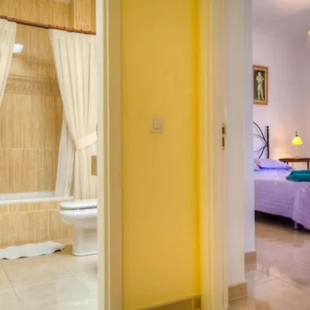 Puerto Del Carmen Sleeps 8 Pool Wifi Villa *
