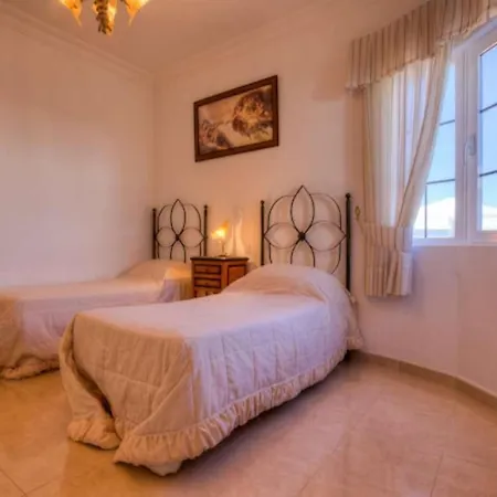 Puerto Del Carmen Sleeps 8 Pool Wifi *