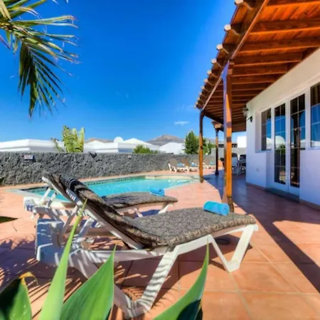 Puerto Del Carmen Sleeps 8 Pool Wifi Villa *