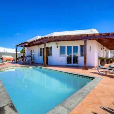 Puerto Del Carmen Sleeps 8 Pool Wifi *