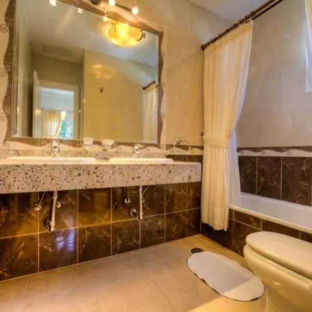 Vila Puerto Del Carmen Sleeps 8 Pool Wifi